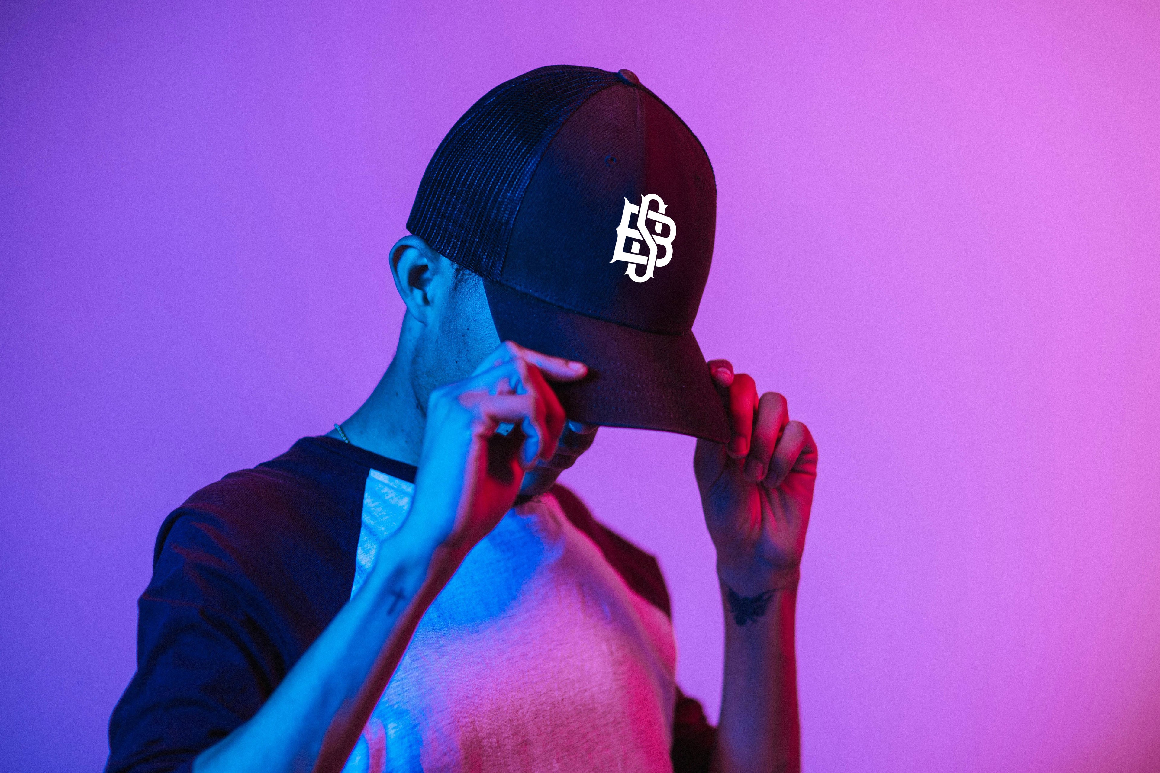 Caps